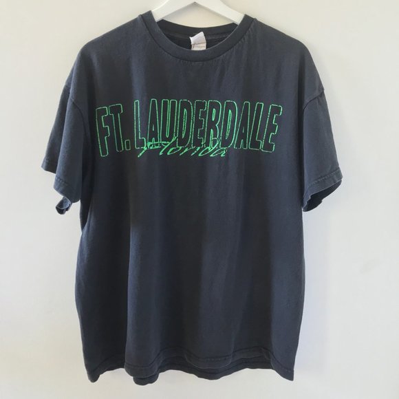 Washed Black 90s Vintage T with slime green ‘Fort - Picture 1 of 4